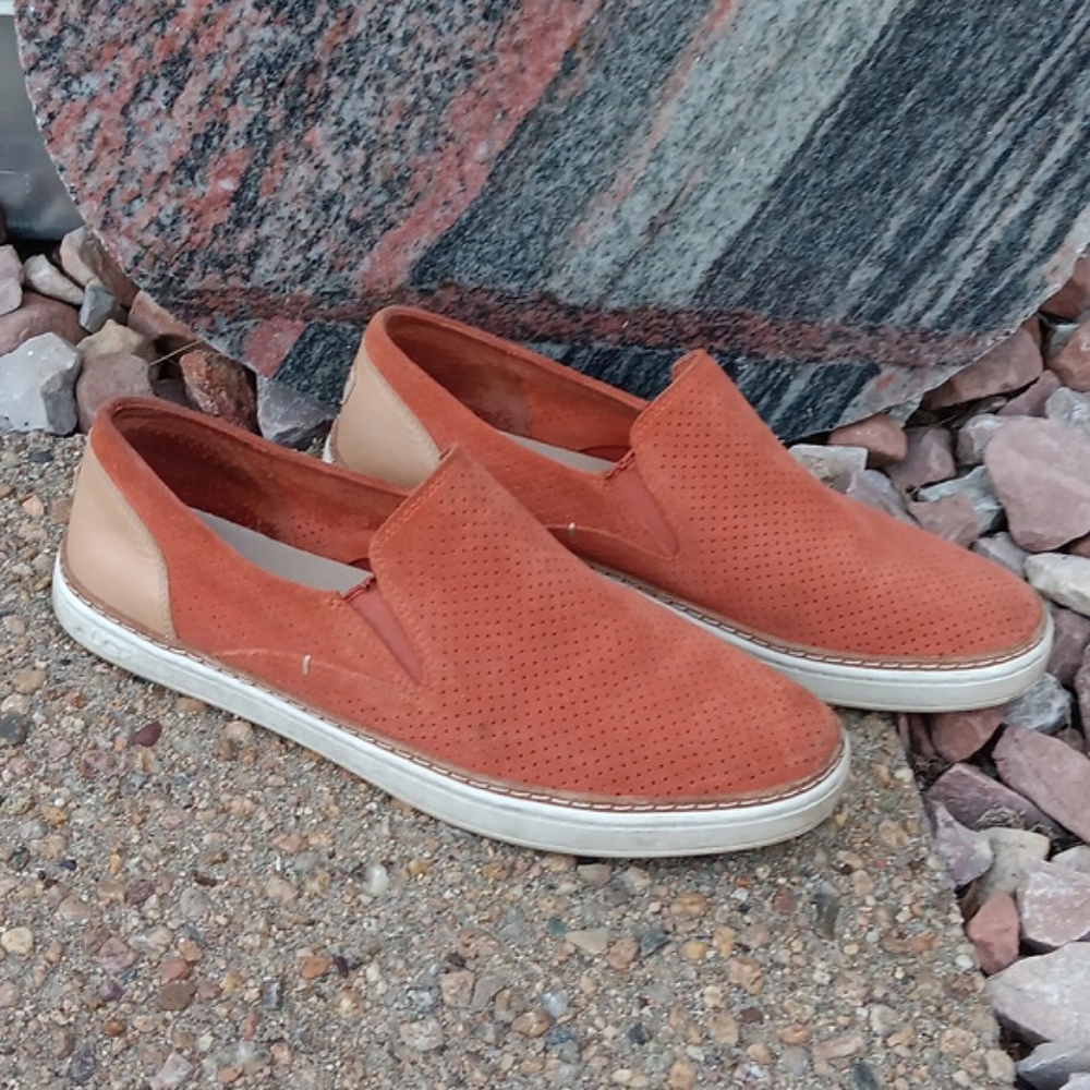 UGG Adley perforated slip on leather sneakers women's sz 8.5